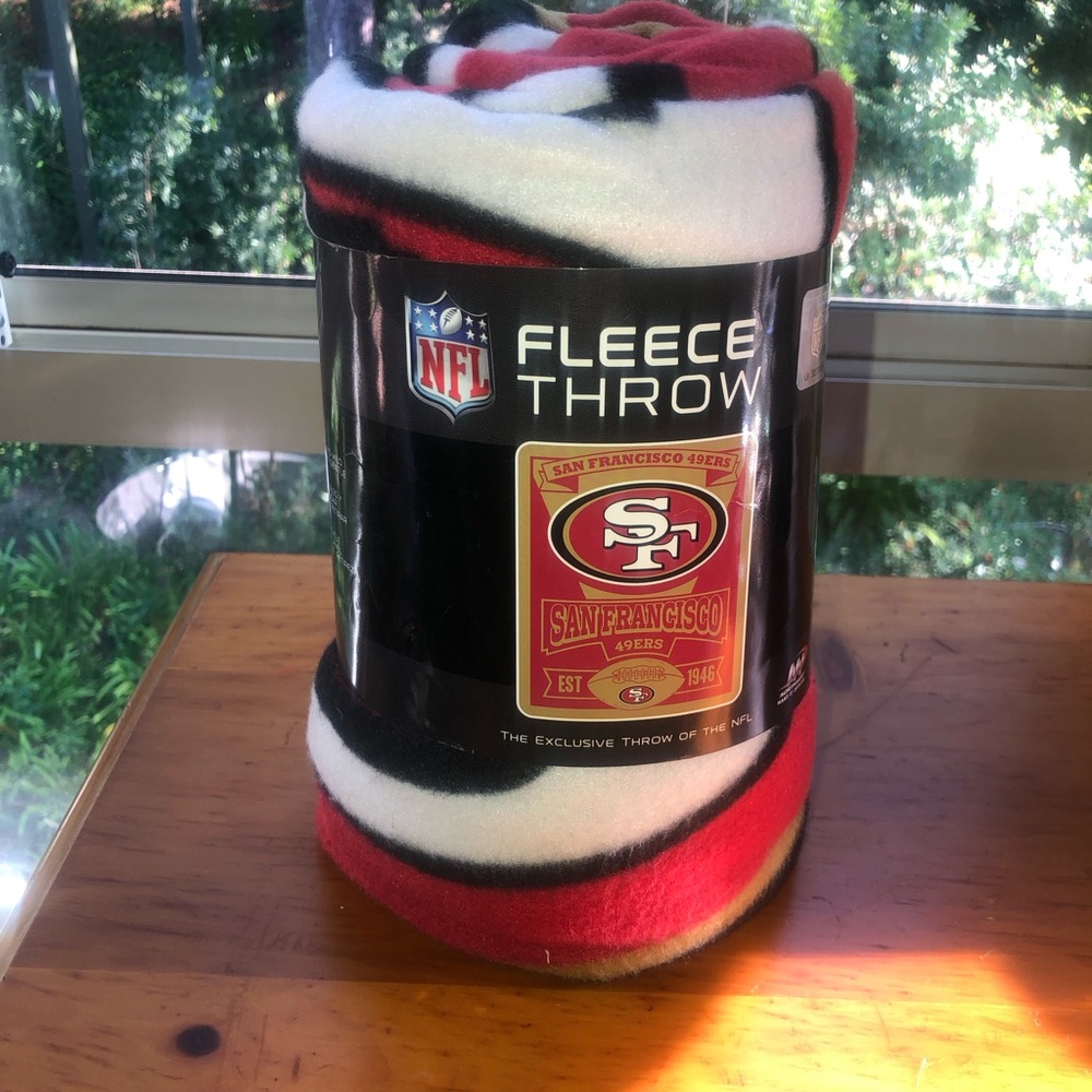 Classic 2016 Super Size Niners Fleece Throw